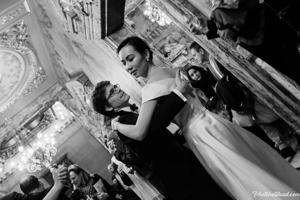 Black-and-white Viennaze Waltz Photography